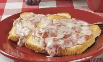 creamed dried beef over toast